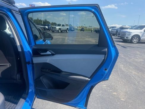 Used 2024 Volkswagen Taos SE AWD/4WD image 52