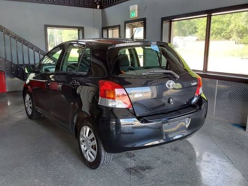 Used 2009 Toyota Yaris 4-Door Hatchback FWD image 7
