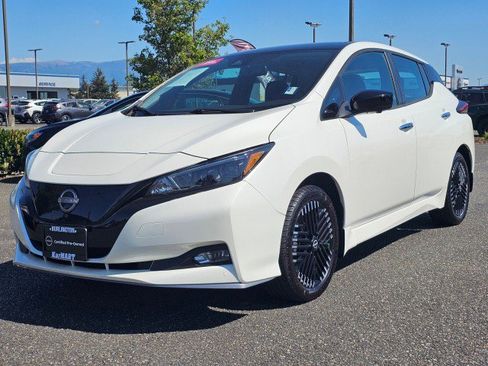 Certified 2025 Nissan Leaf SV Plus FWD image 3
