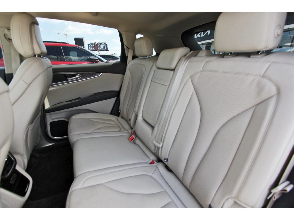 Used 2020 Lincoln Nautilus Reserve w/ Equipment Group 201A FWD image 32