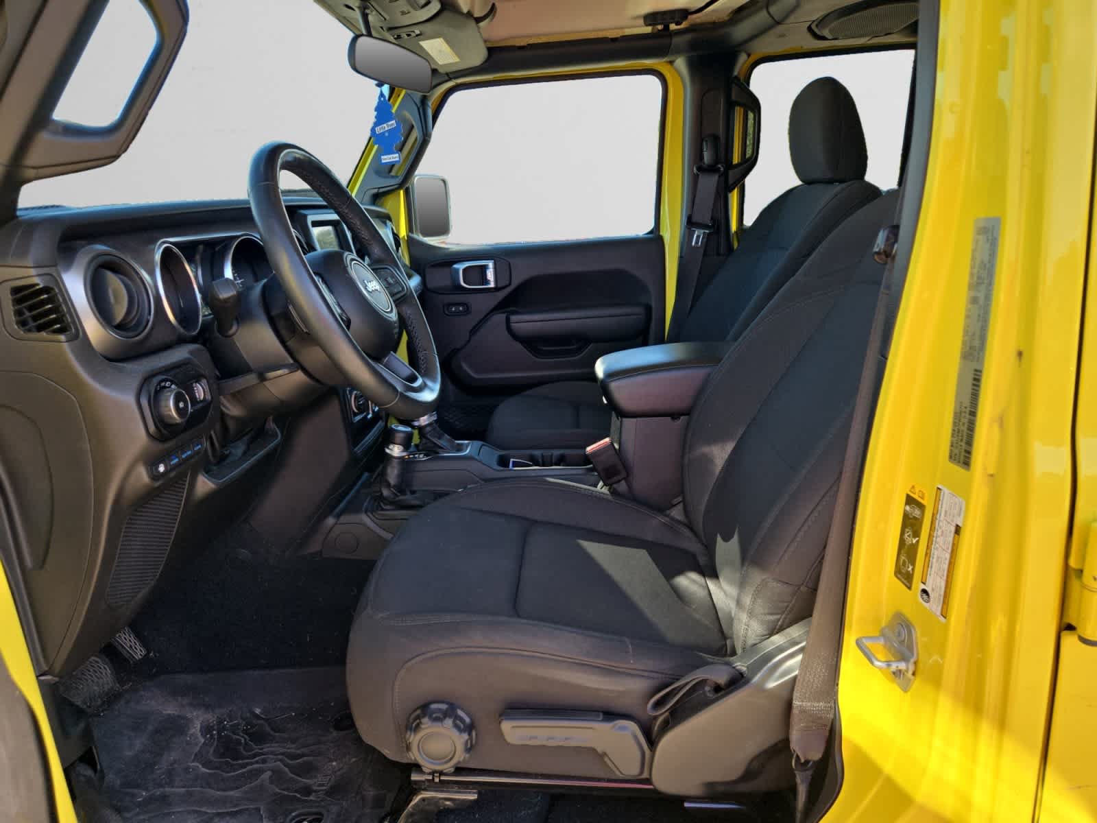 Used 2023 Jeep Wrangler Unlimited w/ Cold Weather Group AWD/4WD image 9