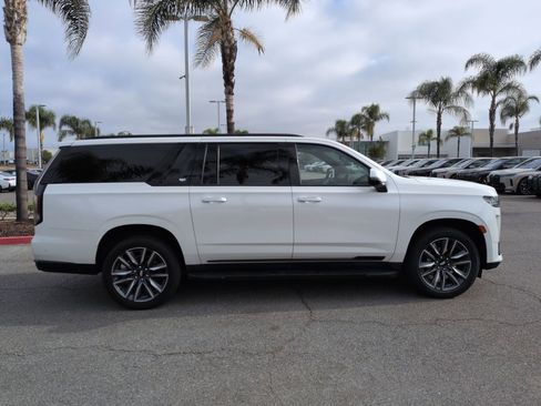 Used 2021 Cadillac Escalade ESV Sport w/ Heavy-Duty Trailer Package image 11