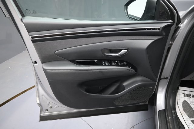 Used 2023 Hyundai Tucson Limited AWD/4WD image 18