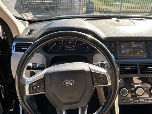 Used 2018 Land Rover Discovery Sport HSE image 26