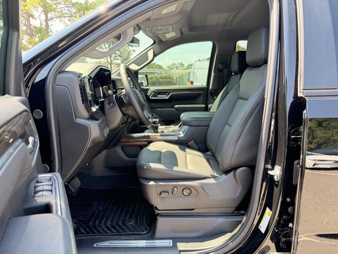 Used 2026 Chevrolet Silverado 1500 RST AWD/4WD image 14