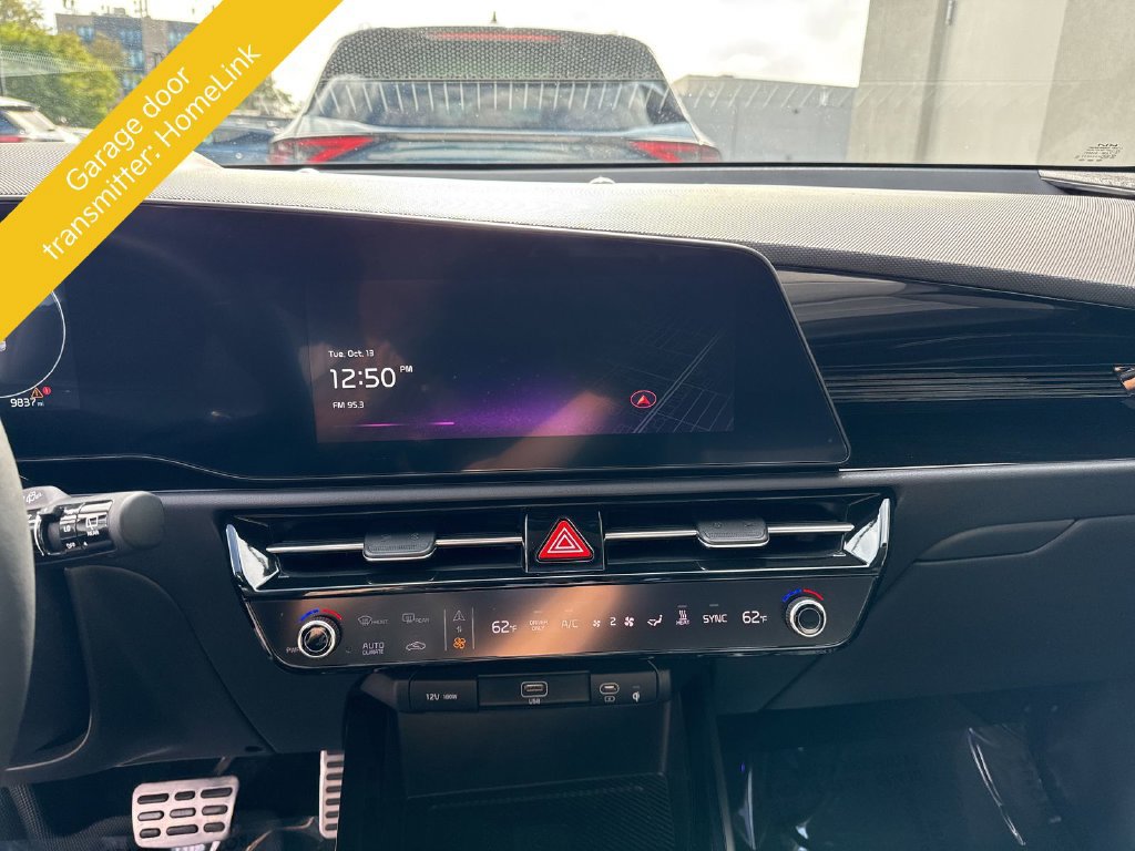 Certified 2024 Kia Niro Wave w/ Wave Preserve Package FWD image 23