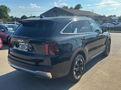 Used 2026 Kia Sorento S FWD image 6