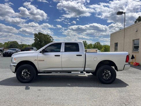 Used 2016 RAM 2500 Tradesman w/ Chrome Appearance Group AWD/4WD image 3
