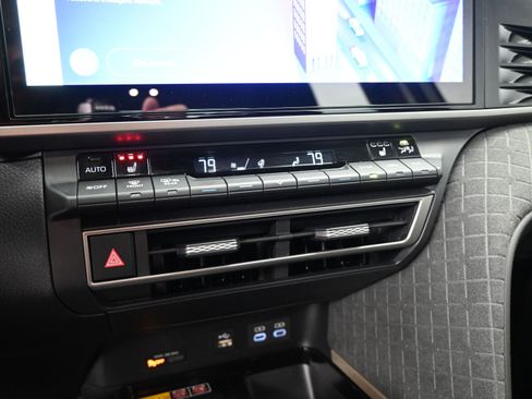 Used 2026 Toyota Camry XLE image 14