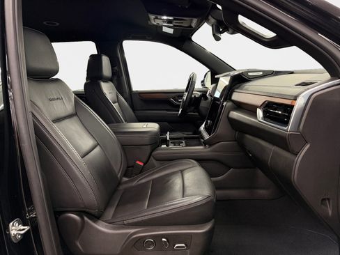 Used 2025 GMC Yukon Denali image 13