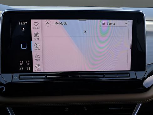 Certified 2024 Volkswagen Atlas Cross Sport SE FWD image 24