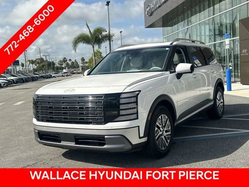 Used 2026 Hyundai Palisade SEL Premium FWD image 2