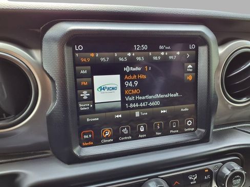 Certified 2021 Jeep Gladiator Sport AWD/4WD image 5