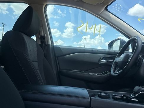 Used 2025 Nissan Rogue SV AWD/4WD image 27