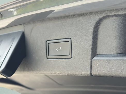 Certified 2025 Volkswagen Atlas SEL AWD/4WD image 29