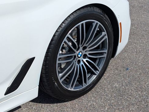 Used 2017 BMW 530i RWD image 12