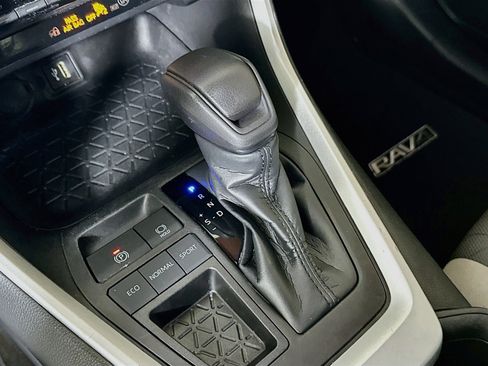Used 2023 Toyota RAV4 XLE FWD image 21