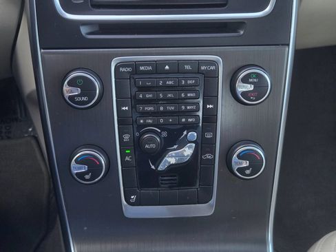 Used 2014 Volvo S60 T5 FWD image 25