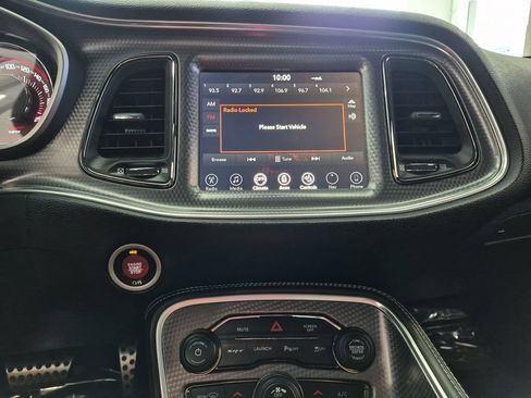 Used 2017 Dodge Challenger SRT Hellcat RWD image 12