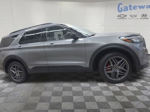 Used 2025 Ford Explorer ST-Line w/ ST-Line Street Pack AWD/4WD image 1