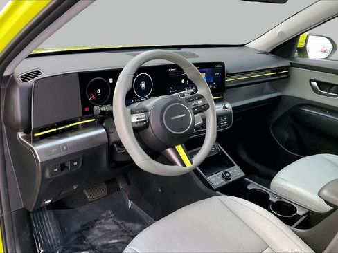 Used 2025 Hyundai Kona Limited FWD image 17