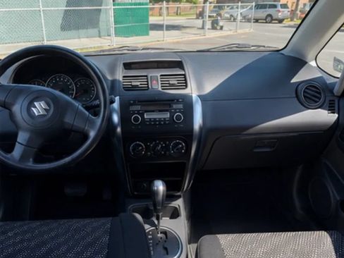 Used 2009 Suzuki SX4 AWD Hatchback image 13