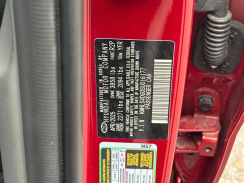 Used 2025 Hyundai Elantra SEL FWD image 21