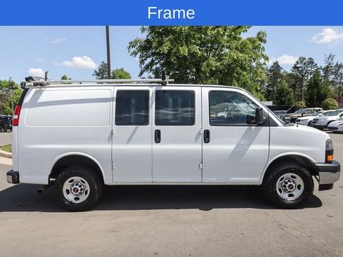 Used 2022 GMC Savana 2500 w/ Chrome Appearance Package RWD image 2