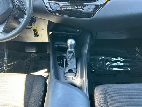 Used 2019 Toyota C-HR LE FWD image 25