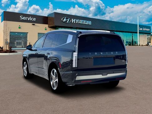 New 2026 Hyundai Ioniq 9 Calligraphy image 5