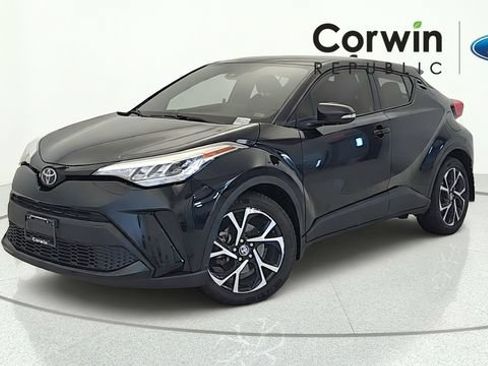 Used 2021 Toyota C-HR XLE FWD image 1