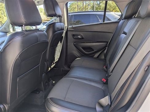 Used 2019 Chevrolet Trax LT w/ LT Convenience Package image 5