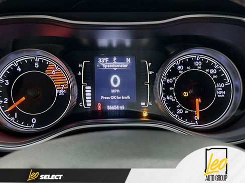 Used 2019 Jeep Cherokee Latitude Plus w/ Comfort/Convenience Group image 12