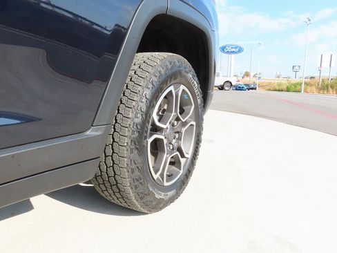 Used 2024 Jeep Grand Cherokee Trailhawk image 39