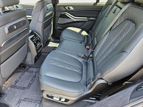 Used 2026 BMW X7 M60i w/ Climate Comfort Package image 16