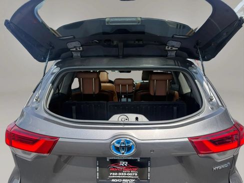 Used 2018 Toyota Highlander Limited Platinum AWD/4WD image 47