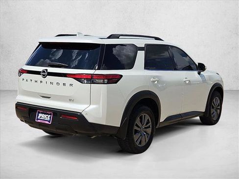 Used 2024 Nissan Pathfinder SV FWD image 5