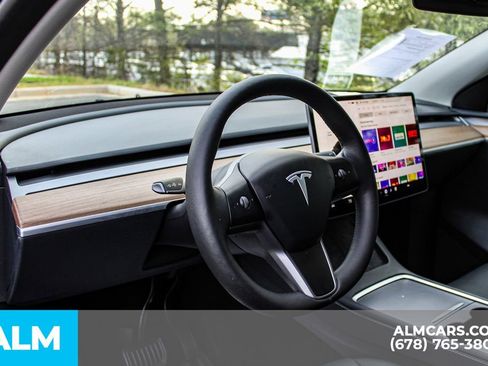 Used 2024 Tesla Model Y Long Range image 24