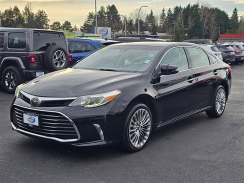 Used 2016 Toyota Avalon Limited image 3
