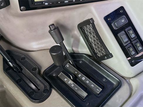 Used 2001 HUMMER H1 4-Door Open Top image 16