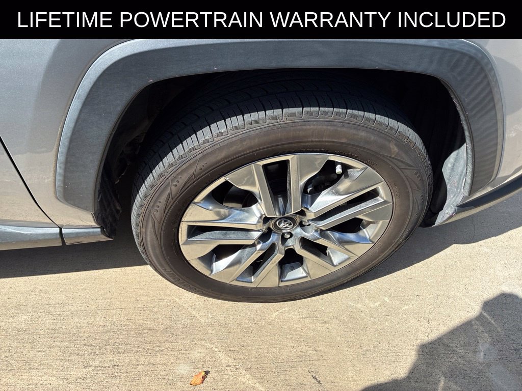 Used 2019 Toyota RAV4 XLE Premium FWD image 13