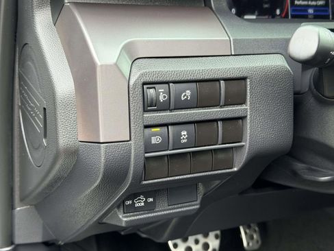 Used 2025 Toyota Tacoma TRD Sport image 19