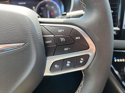 Used 2026 Chrysler Pacifica Select FWD image 29