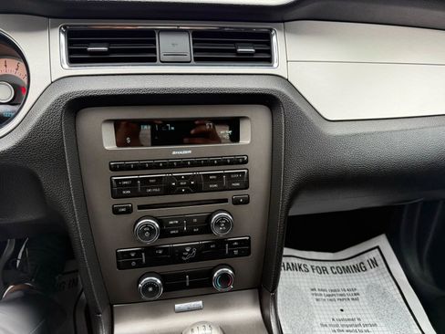Used 2012 Ford Mustang Premium image 27