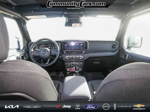 Used 2025 Jeep Wrangler Unlimited Rubicon 4xe w/ Convenience Group image 23