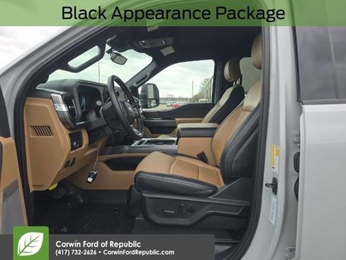 Used 2025 Ford F350 Lariat w/ Black Appearance Package image 4