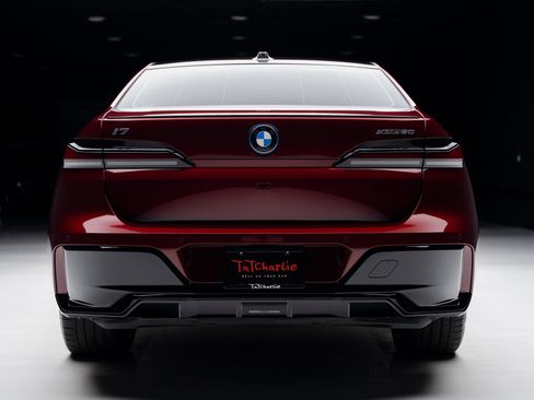 Used 2023 BMW i7 xDrive60 w/ Parking Assistance Package image 26