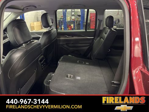 Used 2023 Jeep Grand Cherokee Limited image 33