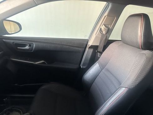 Used 2017 Toyota Camry LE FWD image 13