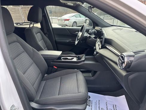 Used 2025 Chevrolet Equinox LT FWD image 26